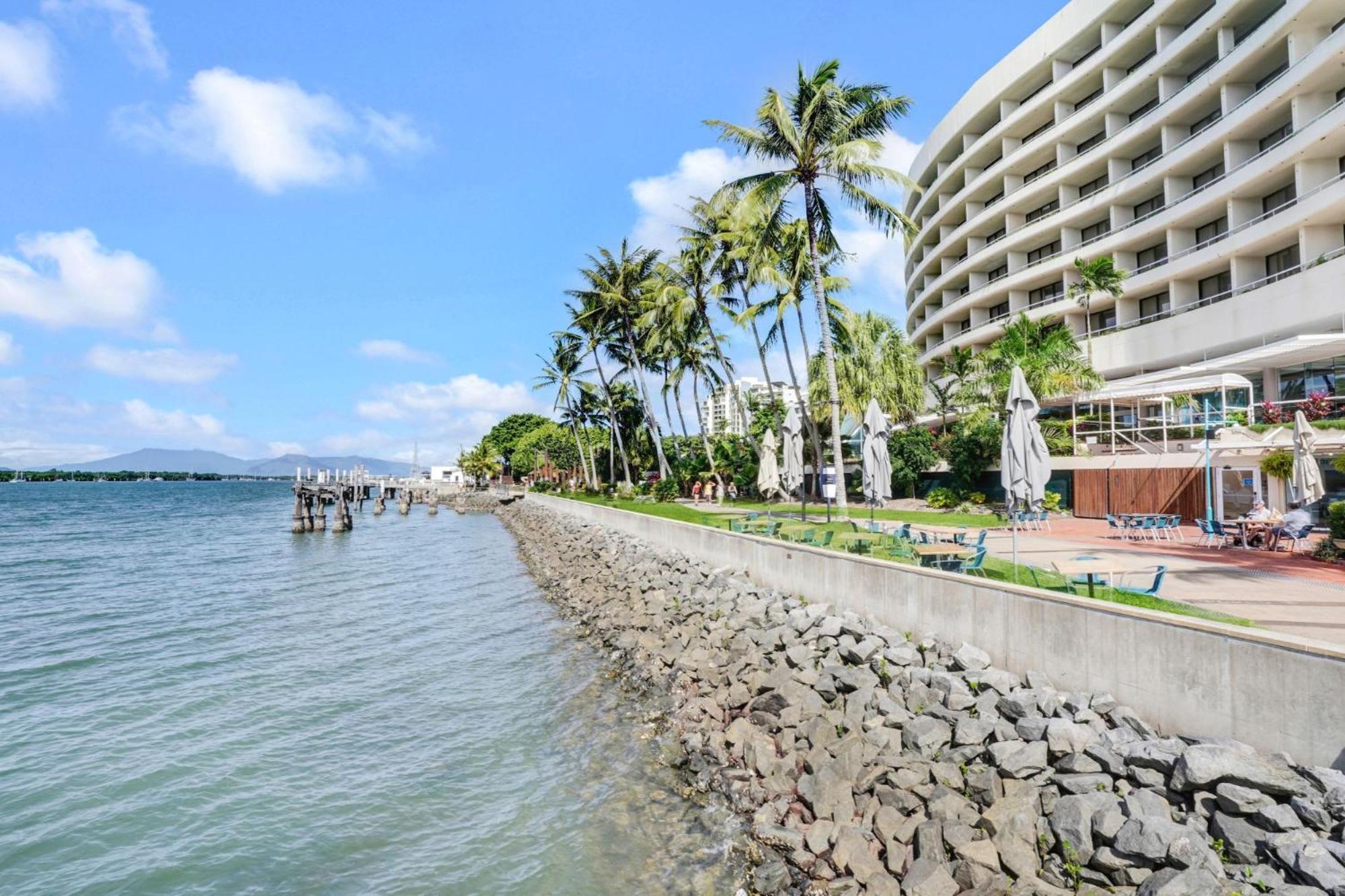 602 Harbour Lights With Ocean Views Hotel Cairns Værelse billede