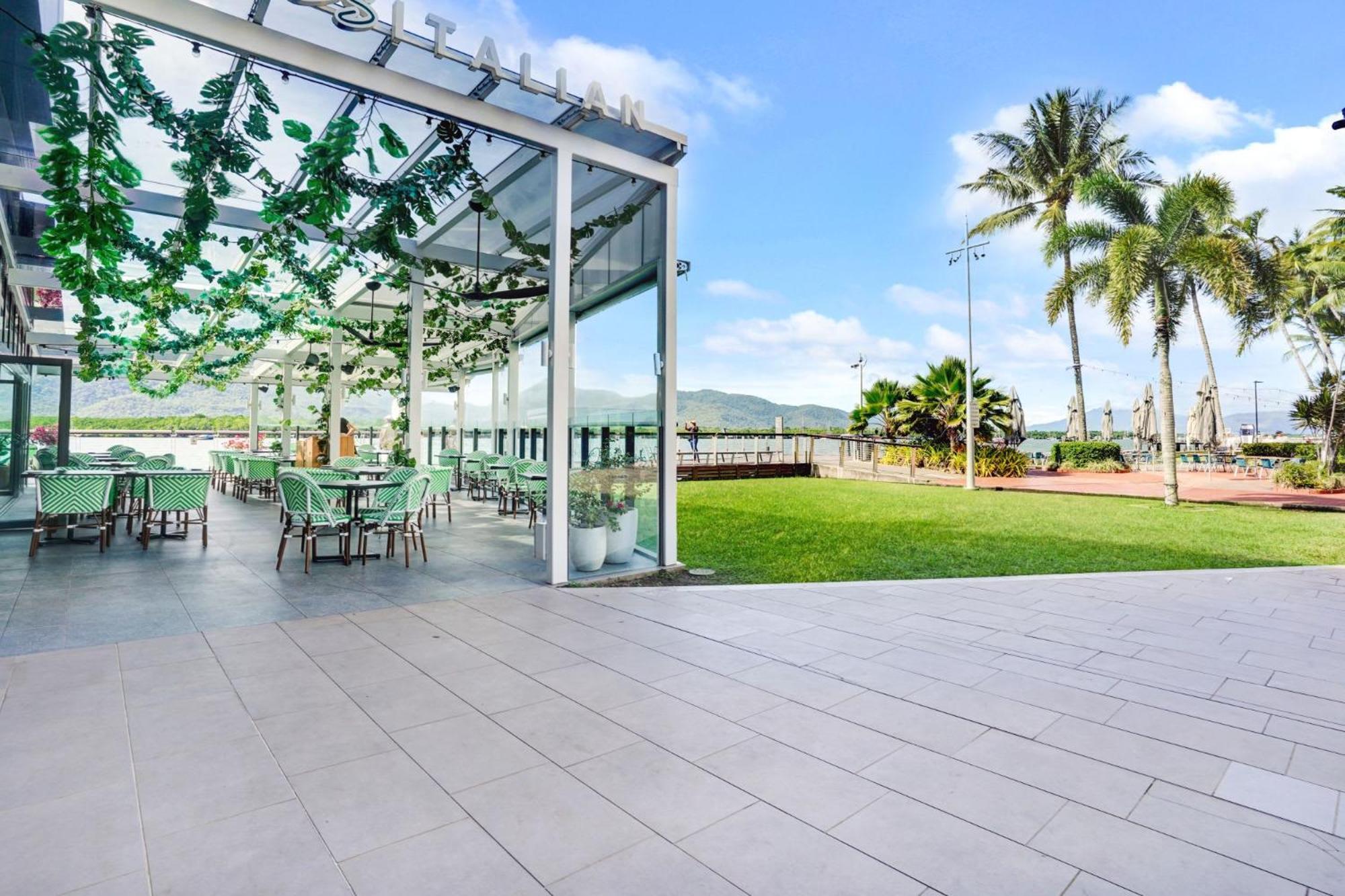 602 Harbour Lights With Ocean Views Hotel Cairns Værelse billede